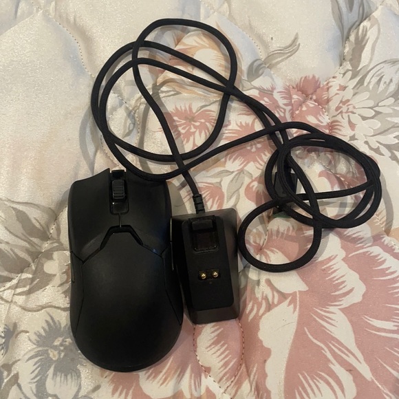 Razer gaming viper ultimate wireless mouse.  Black and RGB - Picture 1 of 2
